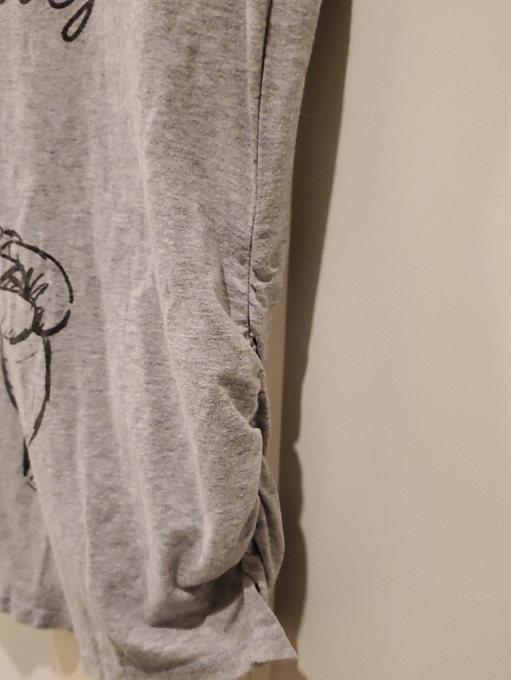Disney- Gray Winnie the Pooh 'Rumbly in My Tumbl y' Tee Sz Med. - Picture 3 of 4